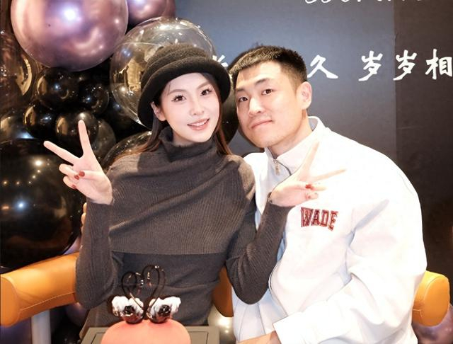 足球投注-他是男篮高铁,场均7分拿600万顶薪,逆袭成功,娇妻很漂亮|高诗岩|篮球|篮板|山东男篮|赵继伟_新浪体育_新浪新闻